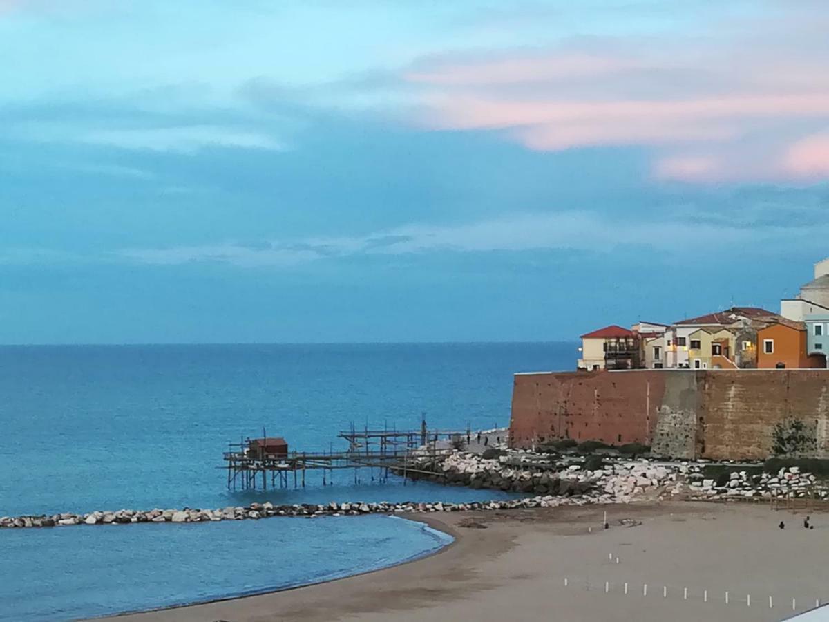 La Finestra Sul Castello B&B 테르몰리 외부 사진
